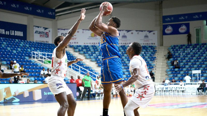 Cancha de la Arena BanReservas Profesor Virgilio Travieso Soto lista para el inicio del Torneo de Baloncesto del Distrito Nacional edición 50