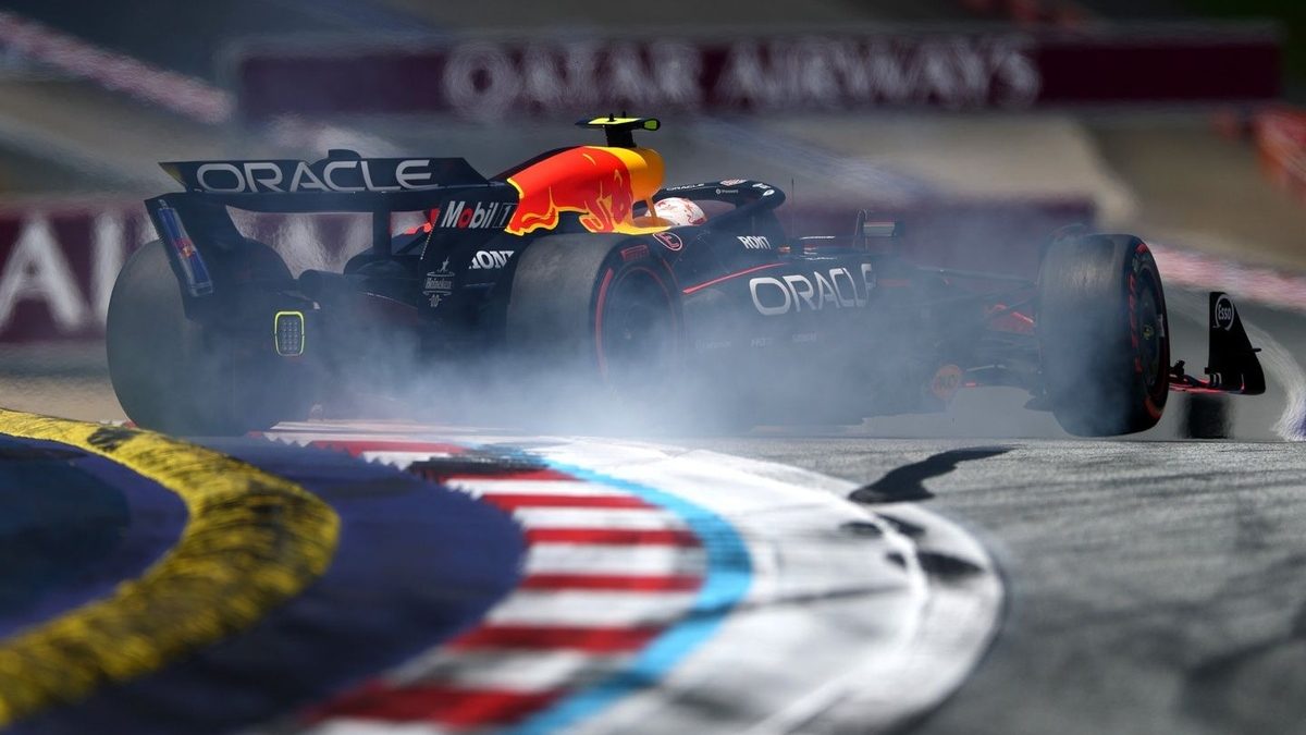 Yuki Tsunoda al volante del Red Bull RB21 durante la temporada 2025 de Fórmula 1