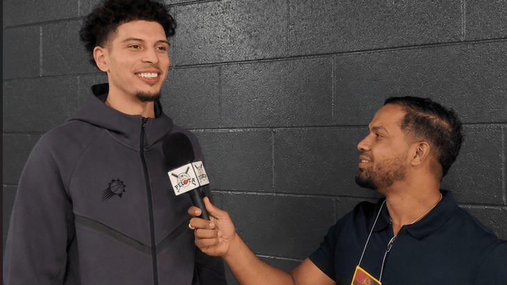Koby Brea, escolta de los Phoenix Suns, frente al Mortgage Matchup Center donde prometió jugar con la selección dominicana
