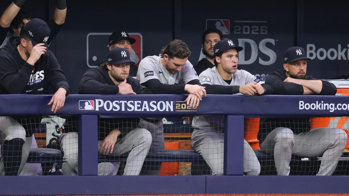 Max Fried en el montículo del Yankee Stadium durante el Juego 3 de la Serie Divisional 2026 ante los Rays